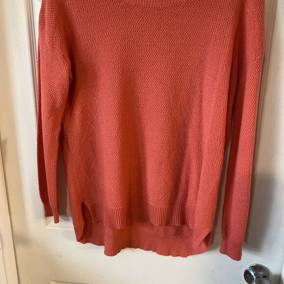 Cotton On Sweater Women’s Medium Round Neck Light Weight Salmon Slit Side - Picture 10 of 15